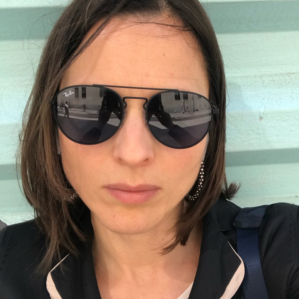 Meet your Posher, Dina